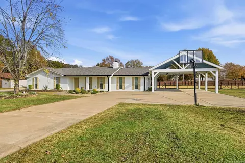 2 Hopkins Ln, Conway, AR 72032 photo 1