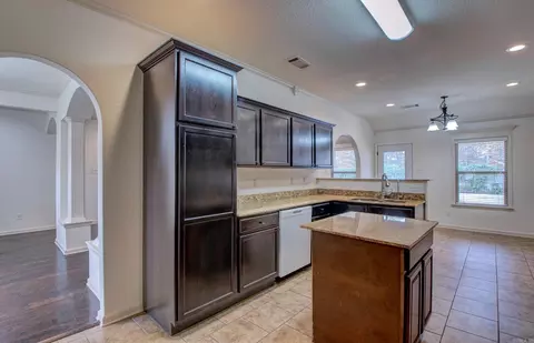Kitchen - 83 Earnhardt Cir, Cabot, AR 72023 photo 2 of 4