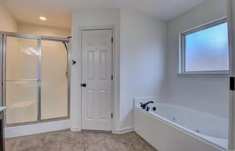 Bath - 83 Earnhardt Cir, Cabot, AR 72023 photo 4 of 4