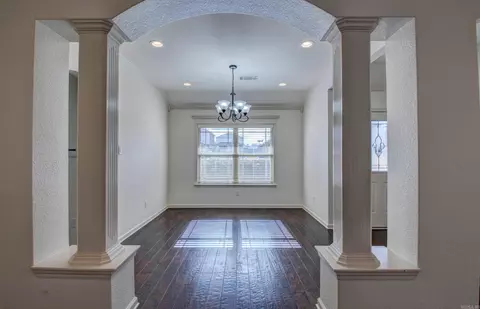 Entry Way - 83 Earnhardt Cir, Cabot, AR 72023 photo 4 of 8