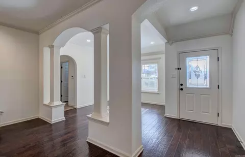 Entry Way - 83 Earnhardt Cir, Cabot, AR 72023 photo 2 of 8