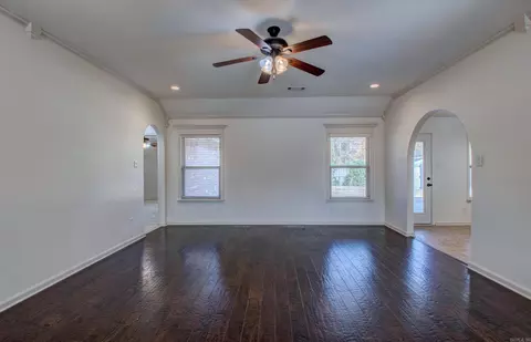 Living - 83 Earnhardt Cir, Cabot, AR 72023 photo 2 of 4