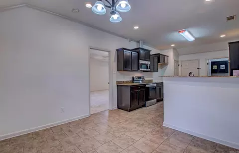 Entry Way - 83 Earnhardt Cir, Cabot, AR 72023 photo 6 of 8