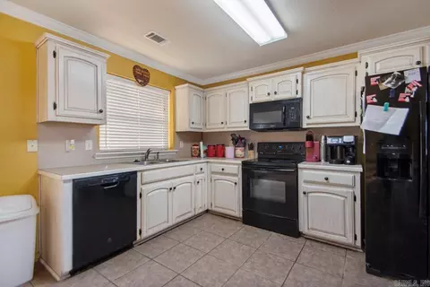 Kitchen - 2804 Falcon Ct, Benton, AR 72015 photo 1 of 2