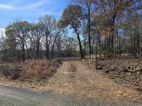 14 Rose Ln, Conway, AR 72032