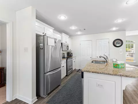 Kitchen - 15 Cedar Creek Loop, Cabot, AR 72023 photo 2 of 3