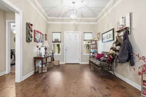 Entry Way - 417 S Shady, Benton, AR 72015 photo 1 of 2