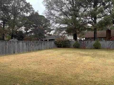 Exterior - 2850 Carmichael Dr, Conway, AR 72034 photo 4 of 5