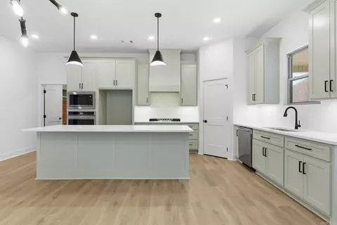 Kitchen - 12 Pasley Park, Bryant, AR 72022 photo 3 of 5