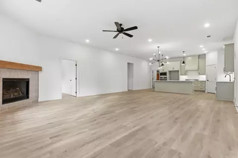 Living - 12 Pasley Park, Bryant, AR 72022 photo 3 of 7