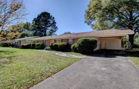 1307 Hillcrest, Conway, AR 72034 photo 1