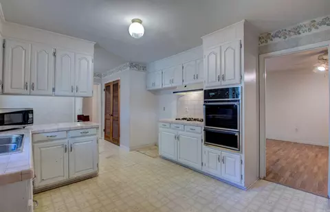 1307 Hillcrest, Conway, AR 72034 photo 24
