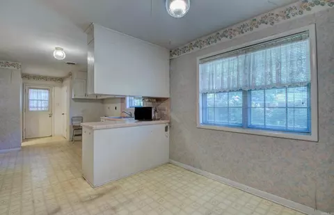 1307 Hillcrest, Conway, AR 72034 photo 16