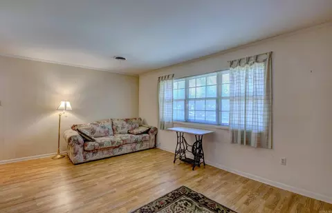 1307 Hillcrest, Conway, AR 72034 photo 9