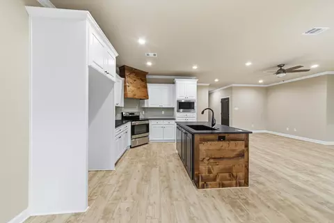 Kitchen - 220 Heather Loop, Beebe, AR 72012 photo 8 of 8