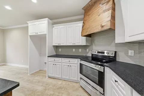 Kitchen - 220 Heather Loop, Beebe, AR 72012 photo 3 of 8