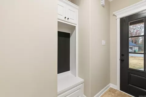 Entry Way - 220 Heather Loop, Beebe, AR 72012 photo 2 of 5
