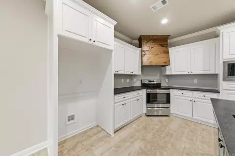 Kitchen - 220 Heather Loop, Beebe, AR 72012 photo 5 of 8