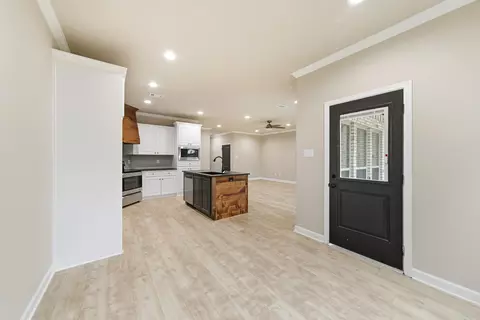 Entry Way - 220 Heather Loop, Beebe, AR 72012 photo 3 of 5