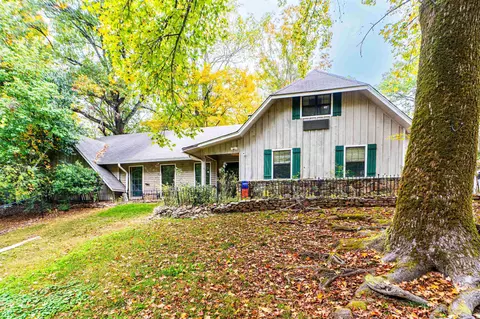 26 Holiday Hills Dr, Helena, AR 72342
