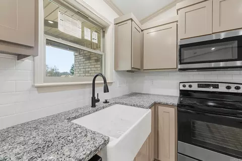Kitchen - 720 Moon Rd, Ward, AR 72176 photo 2 of 4