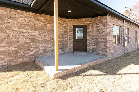 Exterior - 411 N 4th St, Cabot, AR 72023 photo 6 of 8