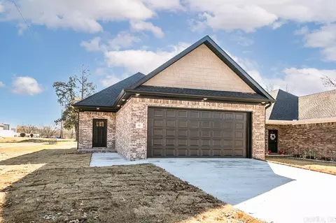 Exterior - 411 N 4th St, Cabot, AR 72023 photo 1 of 8