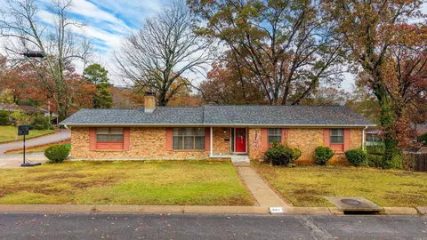 901 E 53rd Pl, North Little Rock, AR 72116