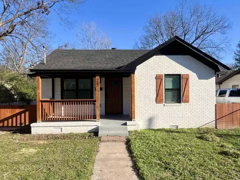 712 Blossom St, North Little Rock, AR 72117