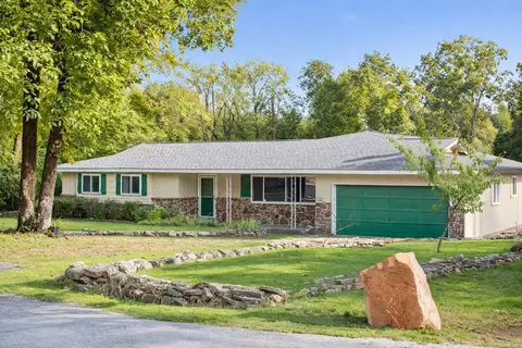 908 Oak St, Mountain View, AR 72560