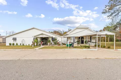 808 Broad St, Winthrop, AR 71866