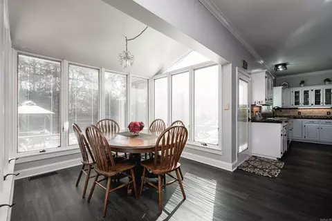 Dining - 7401 Rosswood, Pine Bluff, AR 71603 photo 5 of 5