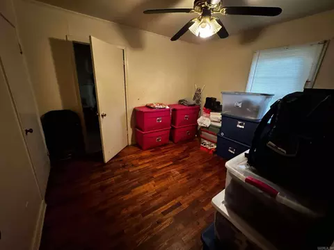 Bedroom - 2212 S Maple St, Pine Bluff, AR 71603 photo 2 of 5