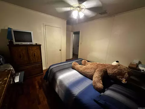 Bedroom - 2212 S Maple St, Pine Bluff, AR 71603 photo 3 of 5