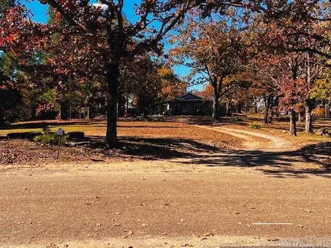 143 Standpipe Rd, Hot Springs, AR 71913