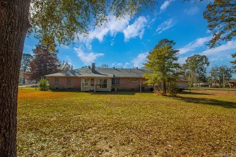 Exterior - 148 Windcrest Dr, Malvern, AR 72104 photo 10 of 14