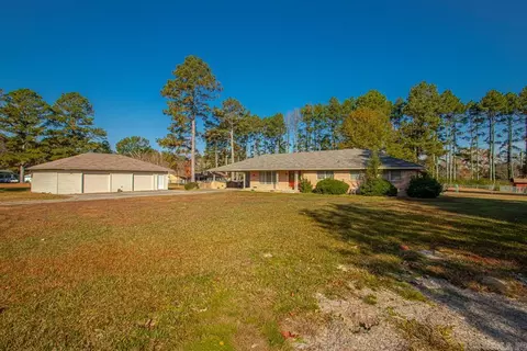 Exterior - 148 Windcrest Dr, Malvern, AR 72104 photo 2 of 14