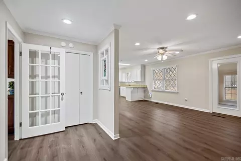 Entry Way - 148 Windcrest Dr, Malvern, AR 72104 photo 1 of 1