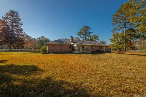 Exterior - 148 Windcrest Dr, Malvern, AR 72104 photo 6 of 14