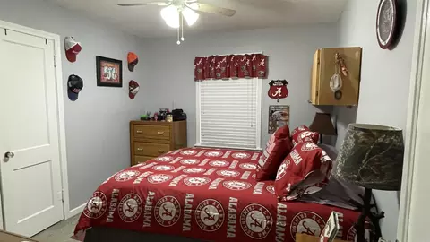 Bedroom - 817 Dalewood, Benton, AR 72015 photo 2 of 3