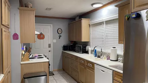 Kitchen - 817 Dalewood, Benton, AR 72015 photo 1 of 4