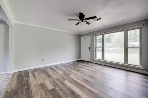 Living - 19 Sycamore St, Cabot, AR 72023 photo 2 of 12