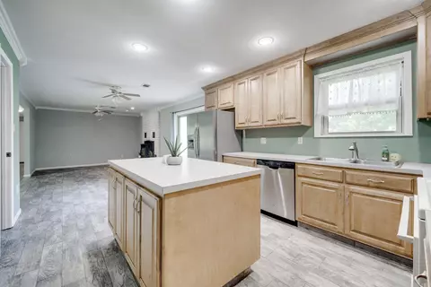 Kitchen - 19 Sycamore St, Cabot, AR 72023 photo 3 of 4