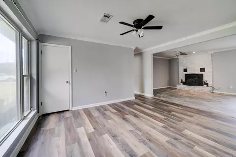 Living - 19 Sycamore St, Cabot, AR 72023 photo 4 of 12