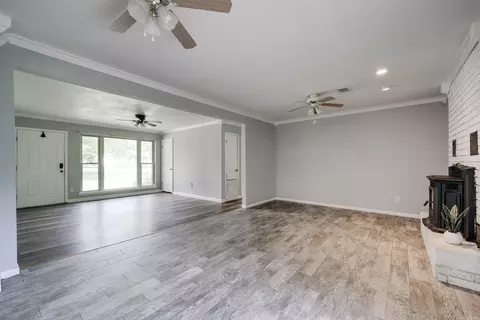 Living - 19 Sycamore St, Cabot, AR 72023 photo 9 of 12