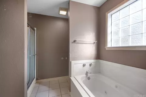 Bath - 226 Clovis Rd, Malvern, AR 72104 photo 4 of 4