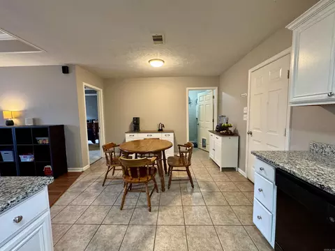 1605 Duke St, Conway, AR 72032 photo 9