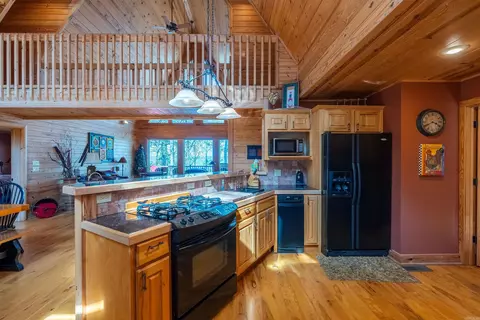 Kitchen - 194 Lake Point Dr, Quitman, AR 72131 photo 1 of 4