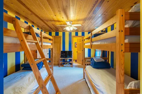 Bedroom - 194 Lake Point Dr, Quitman, AR 72131 photo 7 of 7
