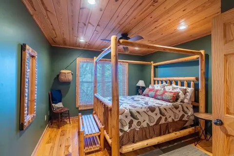 Bedroom - 194 Lake Point Dr, Quitman, AR 72131 photo 3 of 7